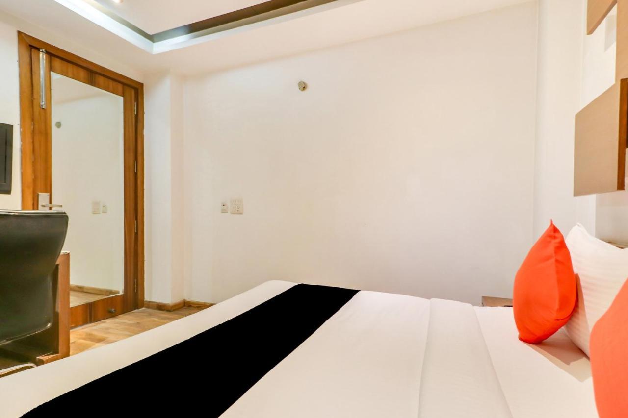 Townhouse 939 Hotel Gagan Inn Near Satyam Inox Patel Nagar New Delhi Exteriör bild